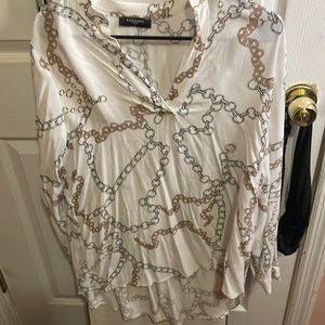 White blouse with chain pattern